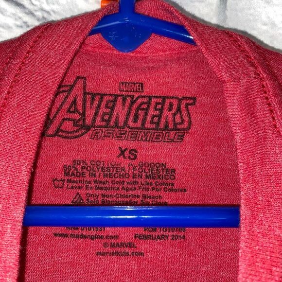 Avengers assemble cap America & iron man Crewneck short sleeve tee sz XS - Picture 3 of 4